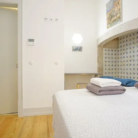 Appartamento Superb In Historical Centre Lisbona